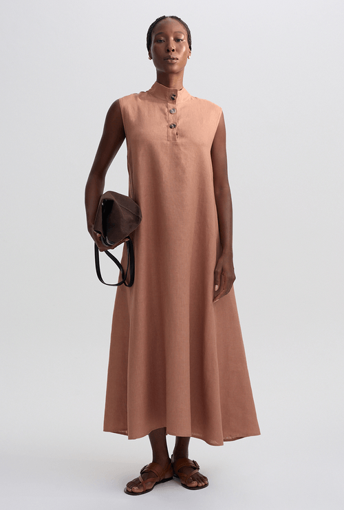 Vestido Reto em Linho Gola Padre Dominica Capuccino