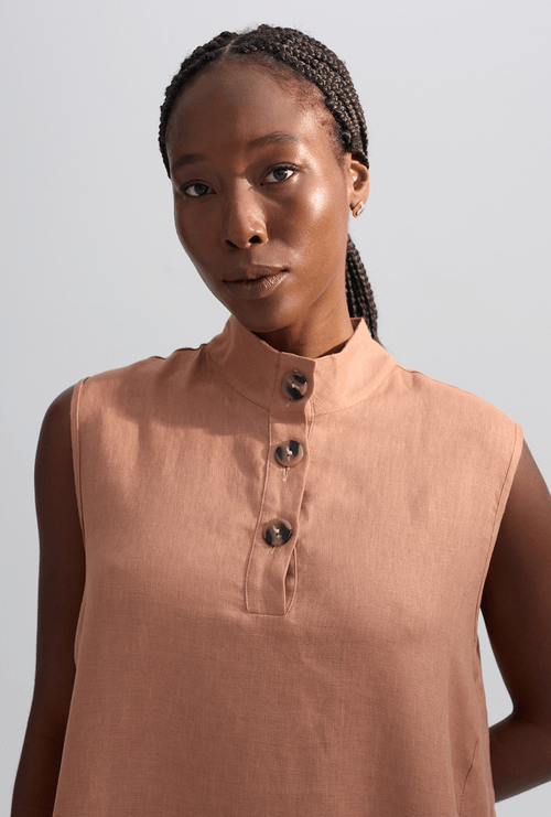 Vestido Reto em Linho Gola Padre Dominica Capuccino