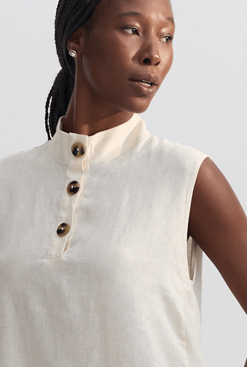 Vestido Reto em Linho Gola Padre Dominica Areia