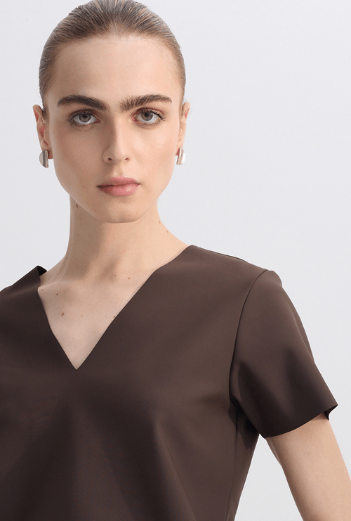 Blusa Adão Gola V Marrom Escuro