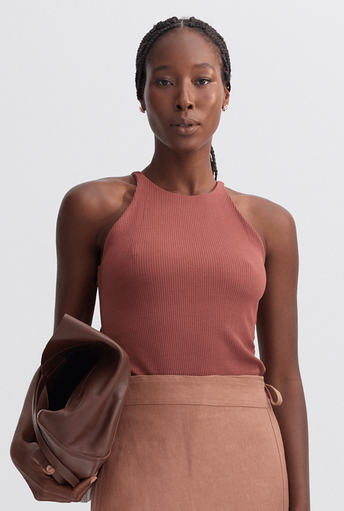 Regata Cassena Decote Nadador Marrom