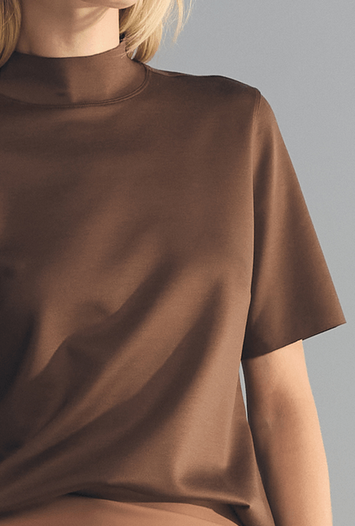 Blusa Bolama Gola Alta Marrom