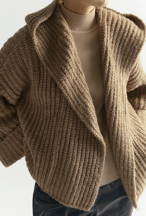 Cardigan Em Tricot Com Capuz Mana Bege