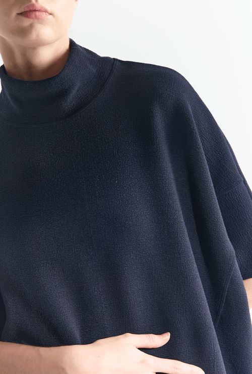 Blusa Kolody Gola Alta em Boucle Marinho