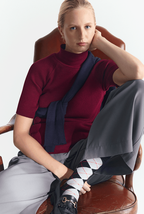 Blusa Makira Gola Alta Tricot Bordeaux
