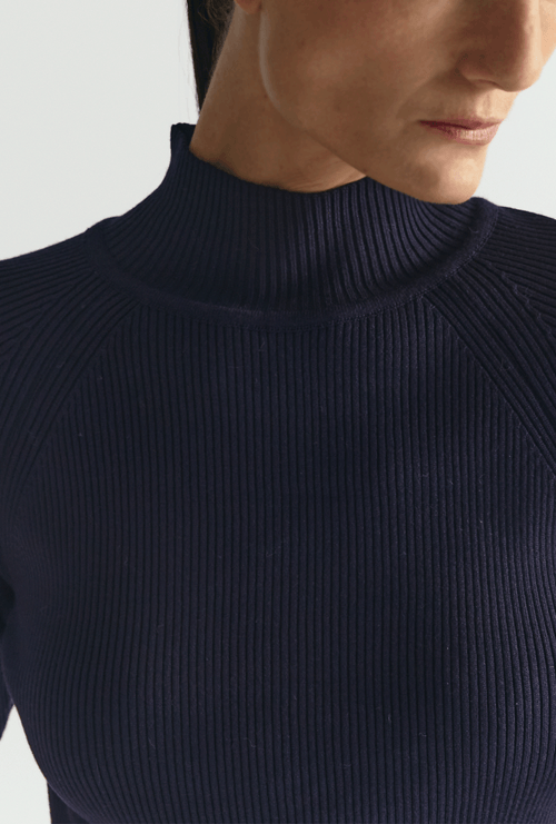 Blusa Makira Gola Alta Tricot Marinho