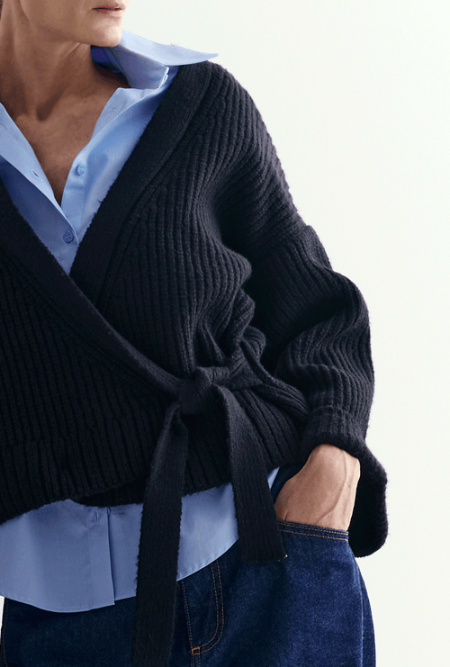Casaqueto Transpassado em Tricot Manra Preto