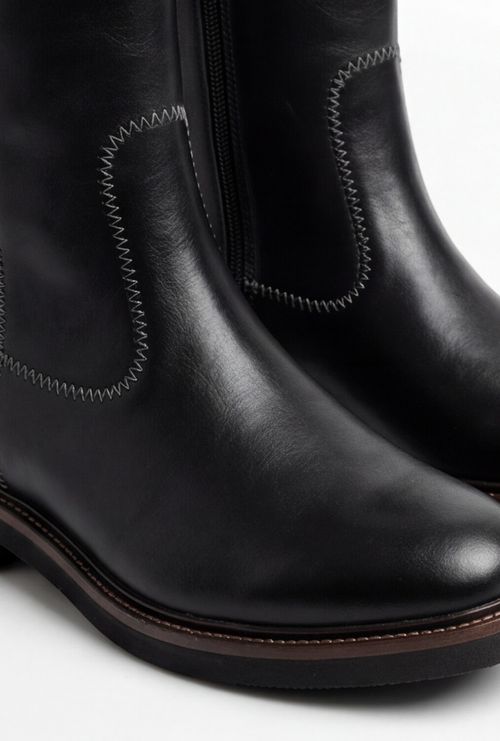 Bota Matsu em Couro Preto