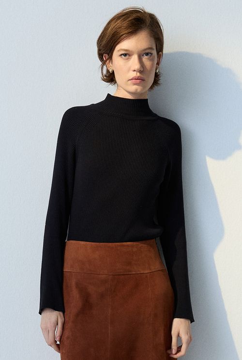 Blusa Marshall Canelada Gola Alta em Tricot Preto
