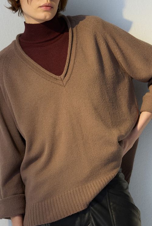 Blusa Margá Gola V Em Tricot Capuccino