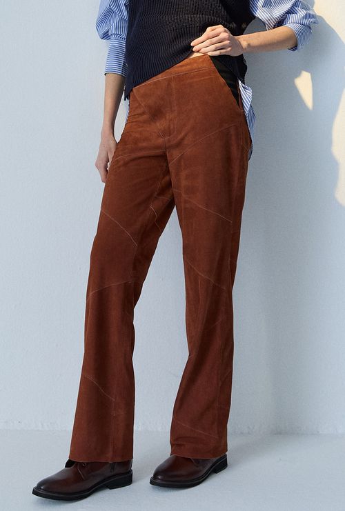 Calça Gorong com Recorte em Couro Chamois Marrom Terra