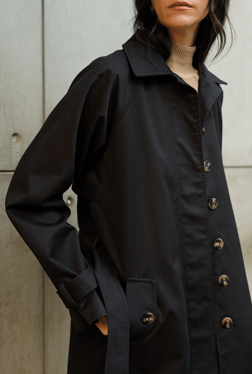 Trench Coat Alongado com Faixa Birnie Preto
