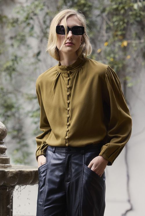 Blusa Koster Gola Alta Camelo