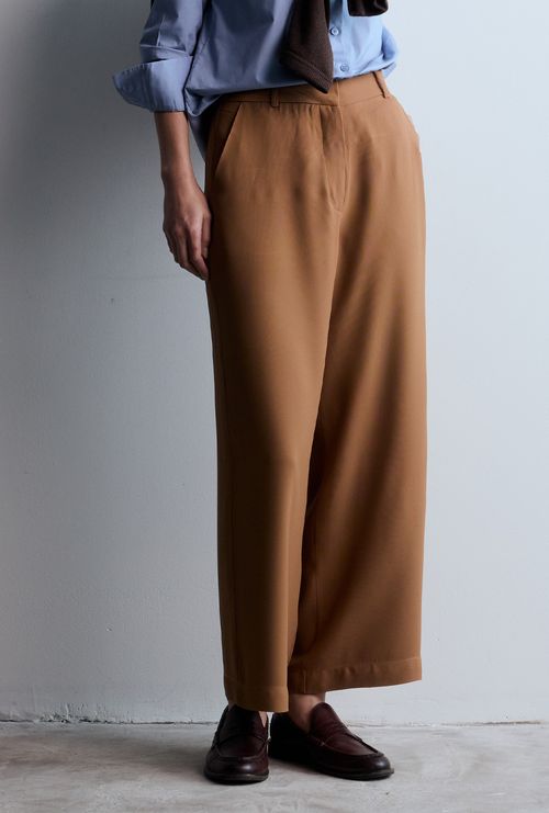 Calça Ingaro Alfaiataria Crepe Patou Castor