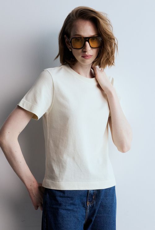 T-Shirt Básica Nyara Marfim