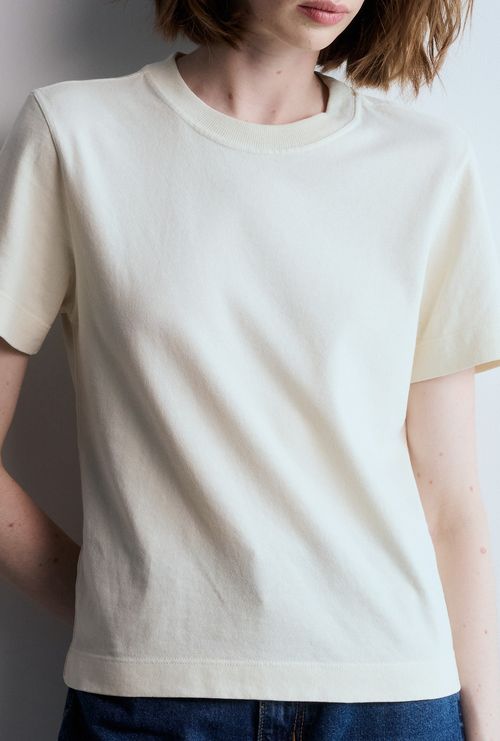 T-Shirt Básica Nyara Marfim