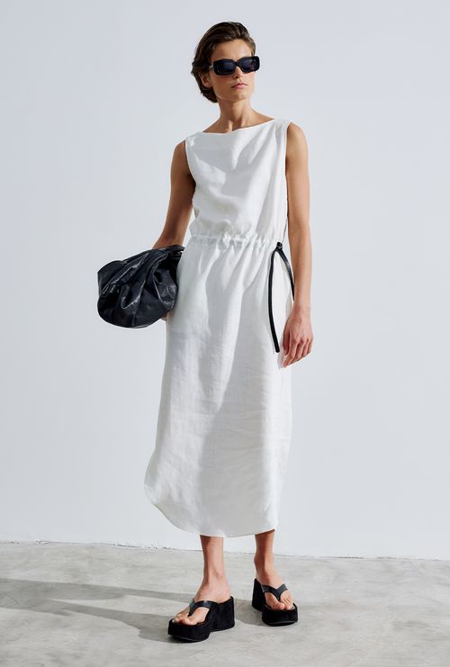 Vestido Linho off white Nadeux com cinto em couro