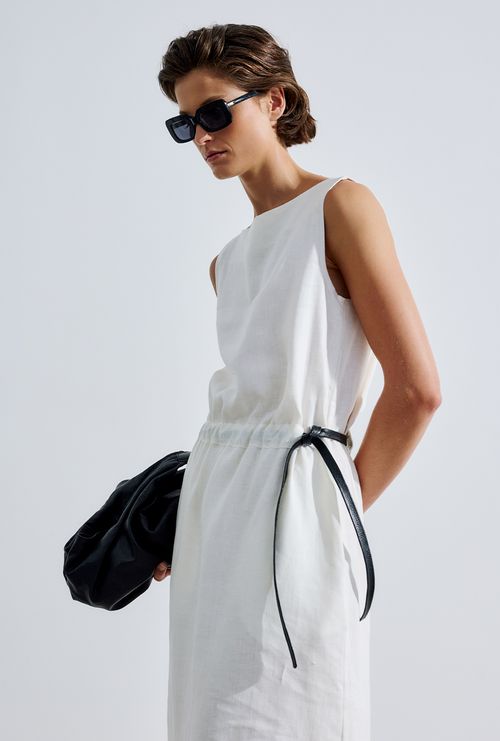 Vestido Linho off white Nadeux com cinto em couro
