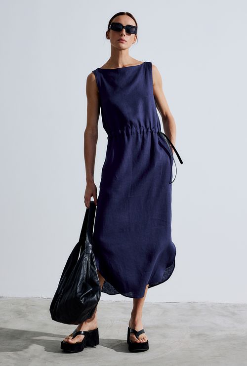 Vestido Linho marinho Nadeux com cinto em couro