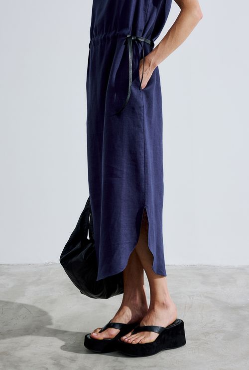 Vestido Linho marinho Nadeux com cinto em couro